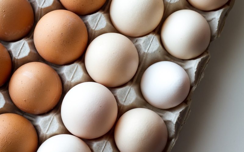 как выбрать свежие яйца