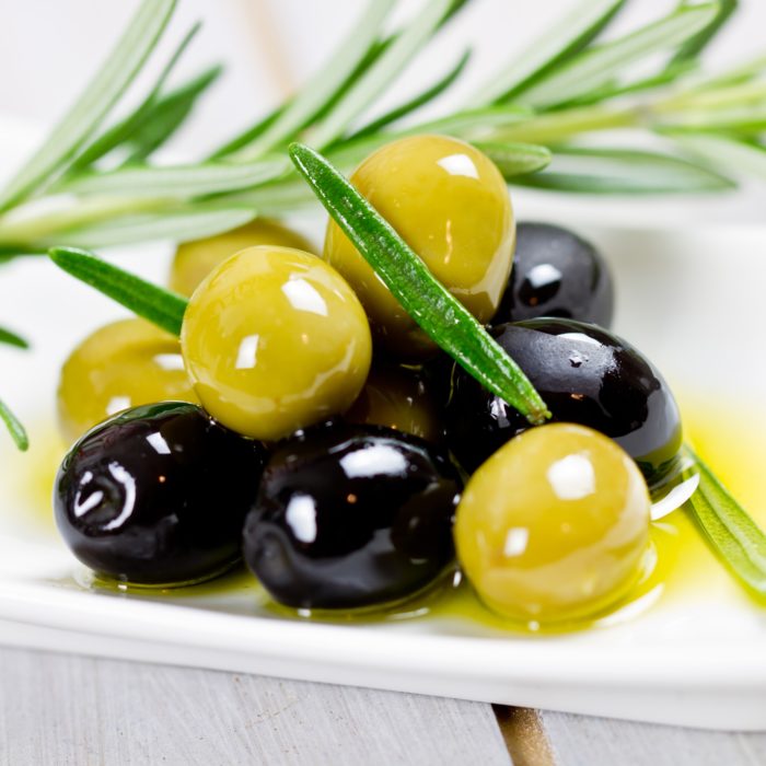 Чем маслины отличаются от оливок