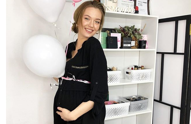Настя Гладченко беременна