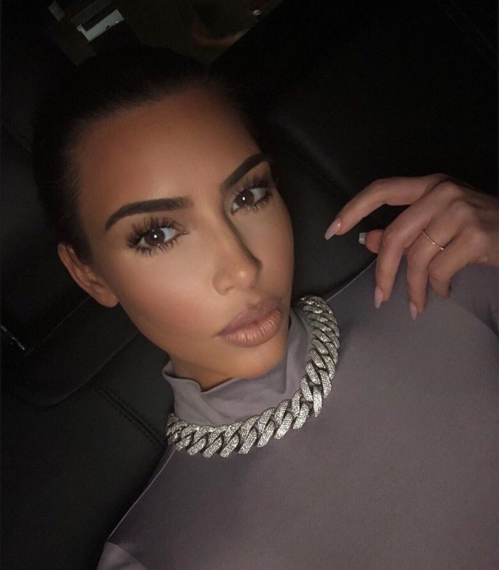 Kim Kardashian цепь