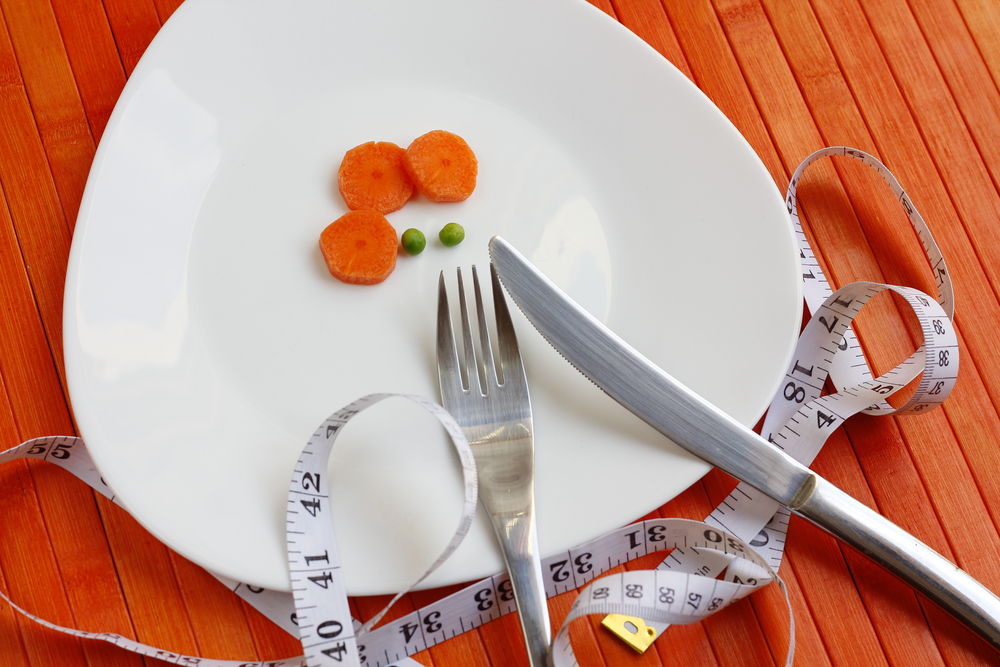 Полезно ли голодание ради похудения: ответ медика