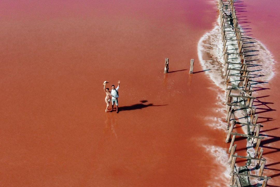 розовое озеро украина
