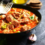 Свинина в томатном соусе: рецепт вкусного ужина от Святослава Бойко